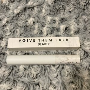 Brand new in box and never used. Full size black mascara.